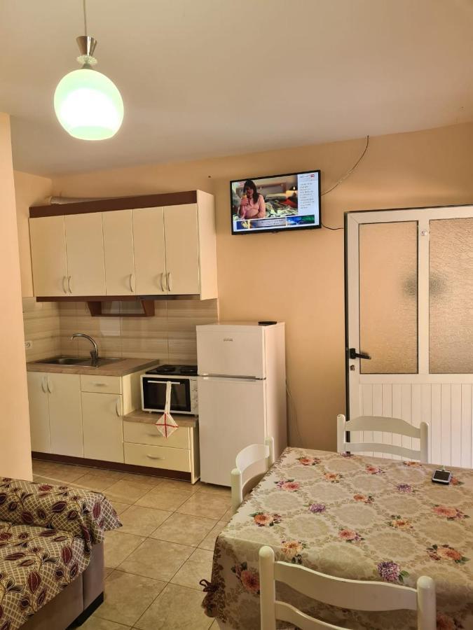 Martini Vacation Home Sarande Bagian luar foto