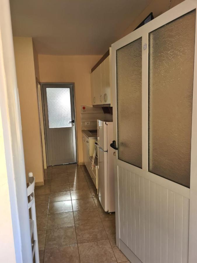 Martini Vacation Home Sarande Bagian luar foto