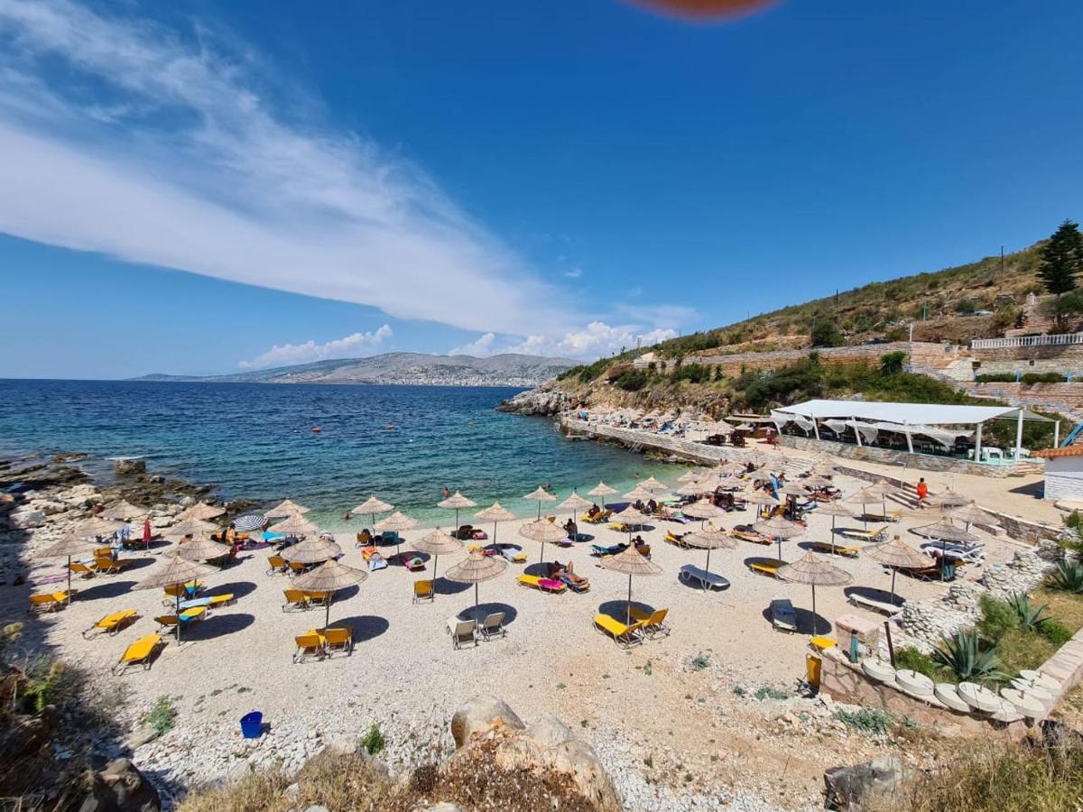 Martini Vacation Home Sarande Bagian luar foto