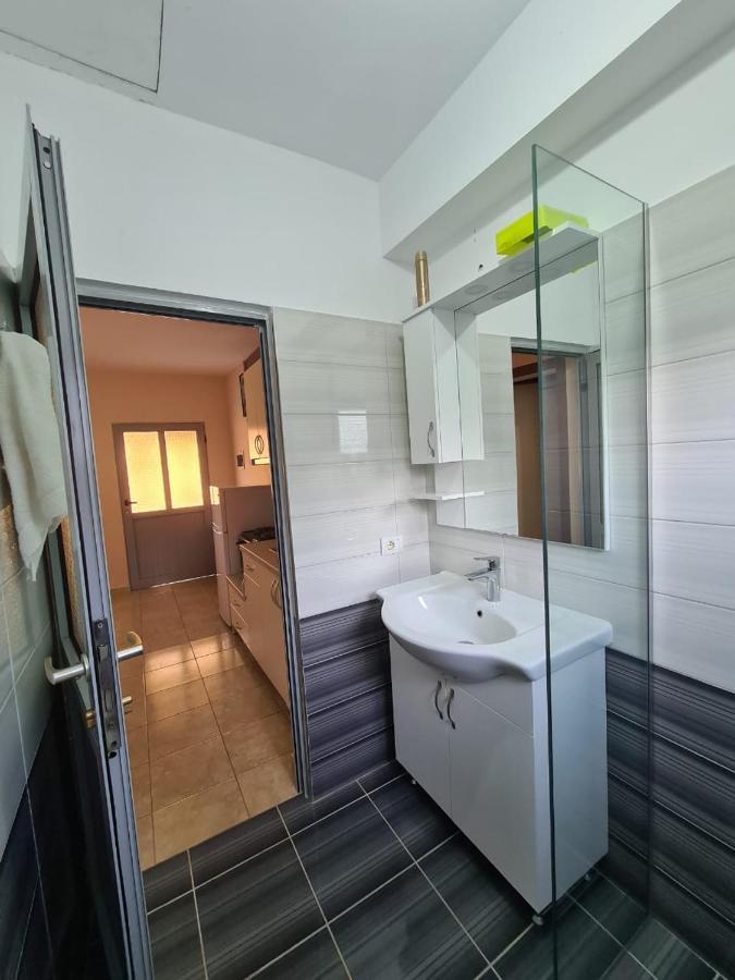 Martini Vacation Home Sarande Bagian luar foto